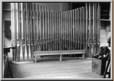 Werkstattfoto des Prospekts um 1950 (Archiv Orgelbau Goll, aus Hörler 2020)